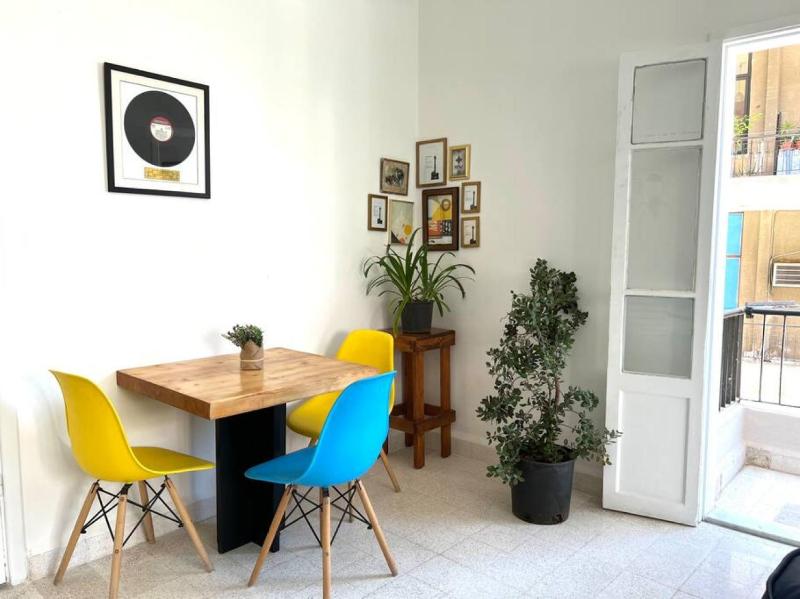 Sunlit 2BR apt on MarMikhael Stairs - image 6