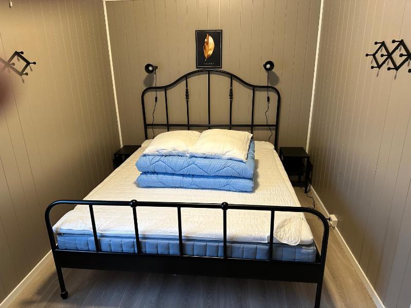 Two-Bedroom House image 4