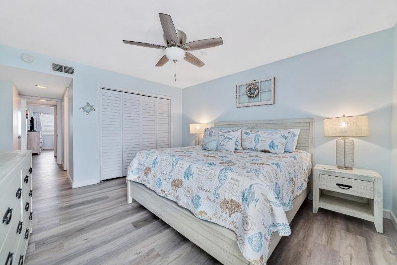 Edgewater West 94 - image 13