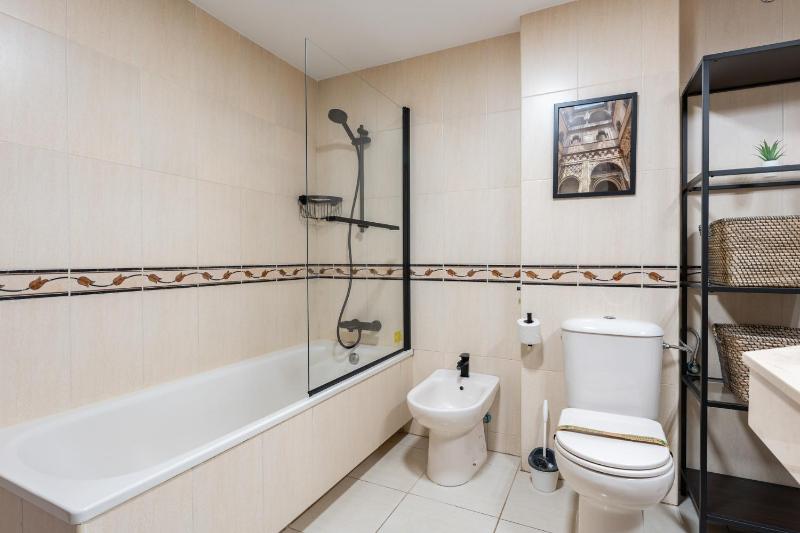 Stylish Seaview Townhouse 3BR Pool 4 Terraces - image 16