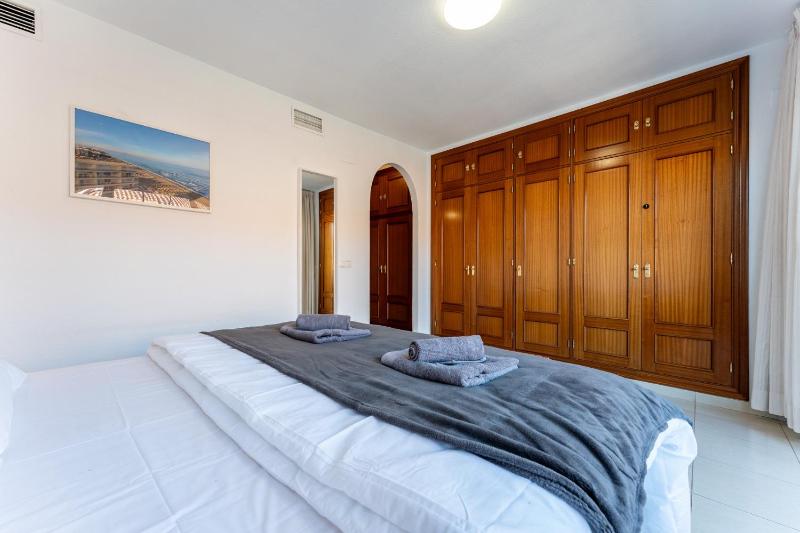 Stylish Seaview Townhouse 3BR Pool 4 Terraces - image 8
