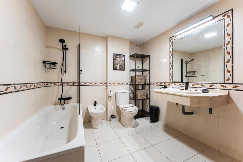 Stylish Seaview Townhouse 3BR Pool 4 Terraces - image 21