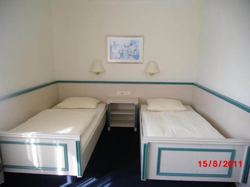 Double Room image 3