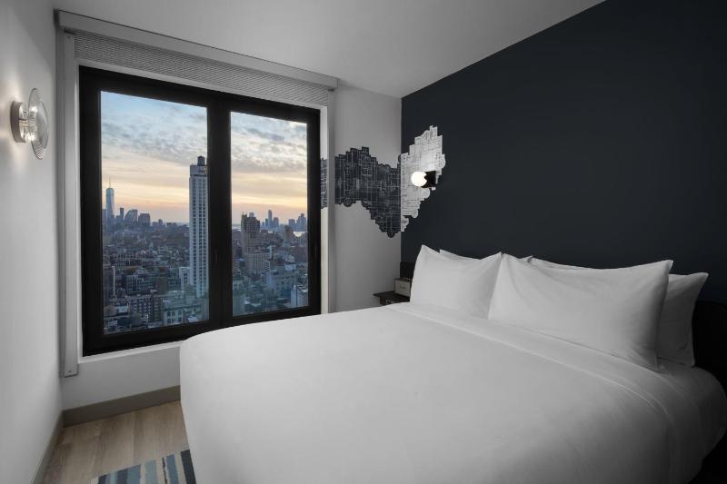 Aloft by Marriott New York Chelsea - image 9