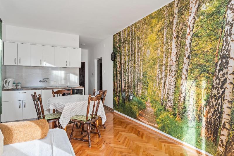 One-Bedroom Apartment with Terrace and Sea View image 4