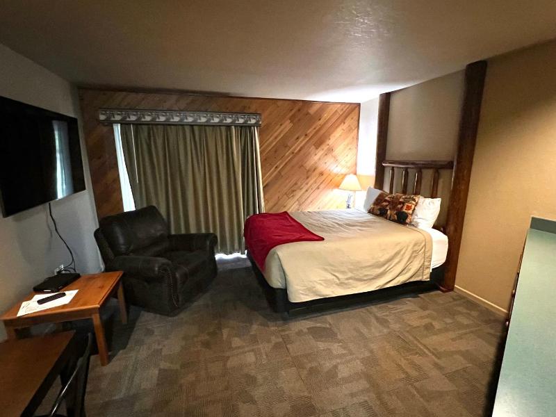 Queen Room image 1