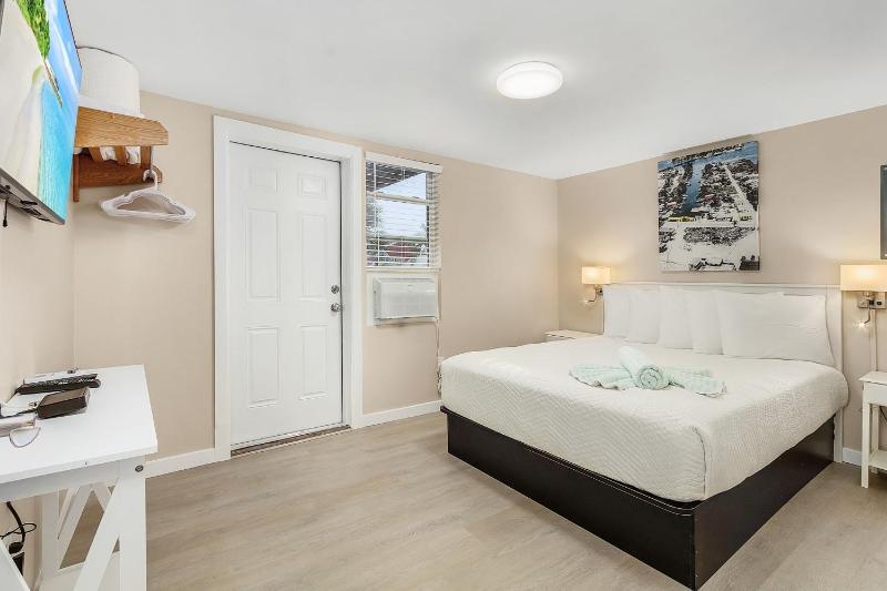 1030 Second Street home - image 13