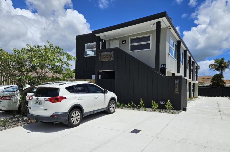 Redwood Apartments - image 20