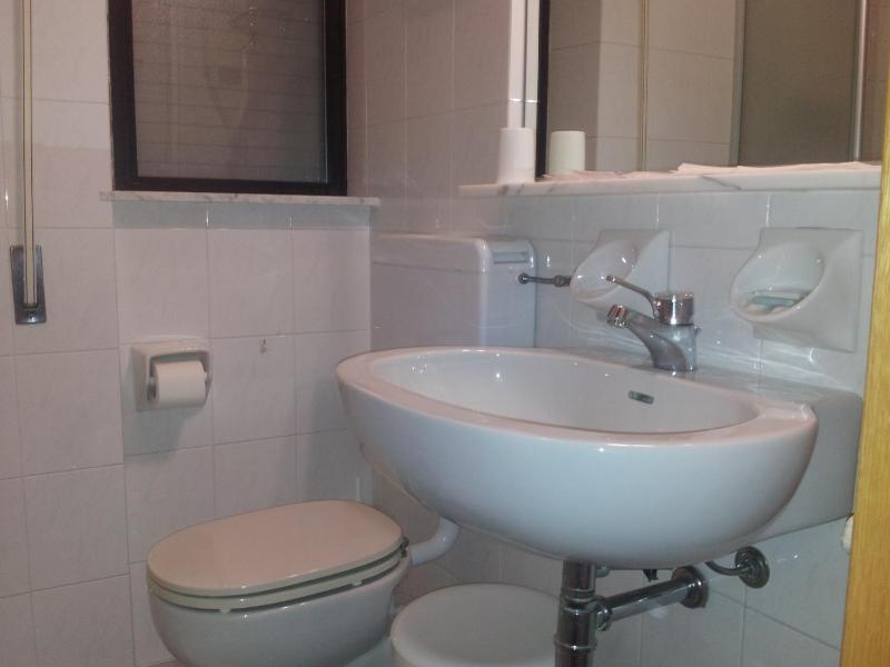 Single Room image 2