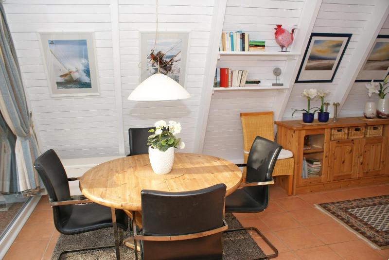 Two-Bedroom House image 3
