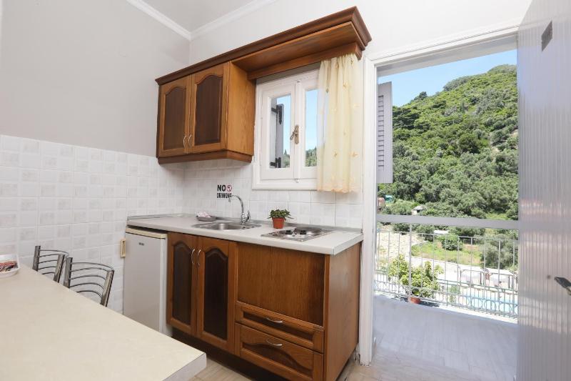 One bedroom apartment (2-3 Adults) image 2