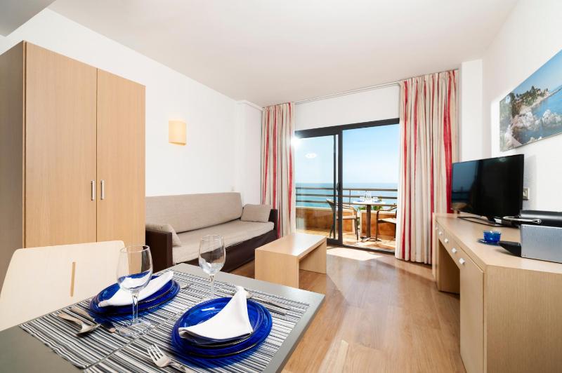 Almirall Apartaments - image 12