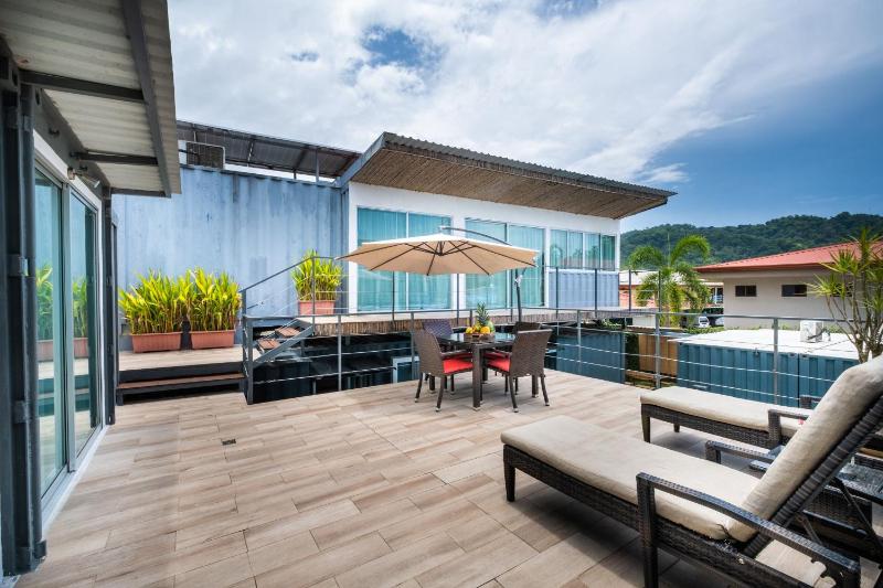 Hotel Bamboo - image 4