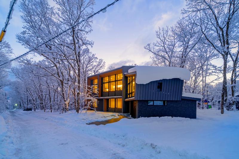 Villa Lily by Hakuba White Fox Company - image 6