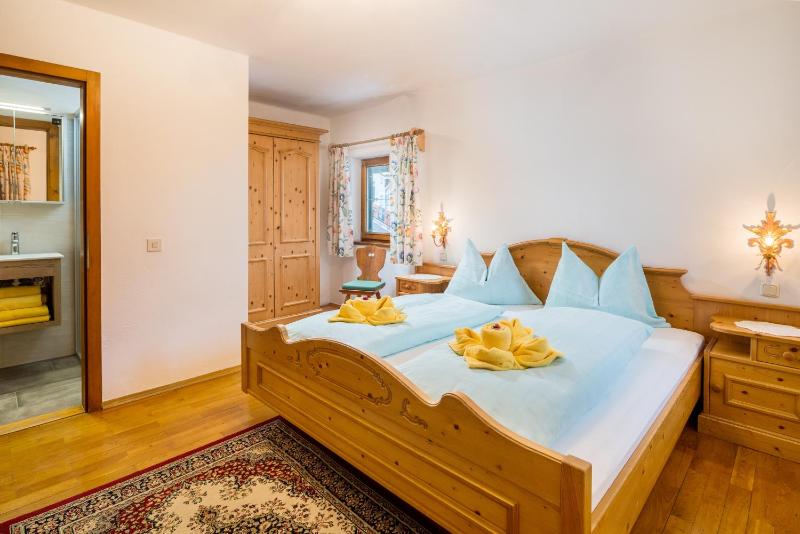 Double Room image 1