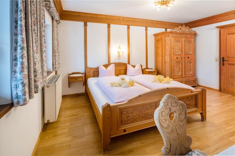 Double Room image 4
