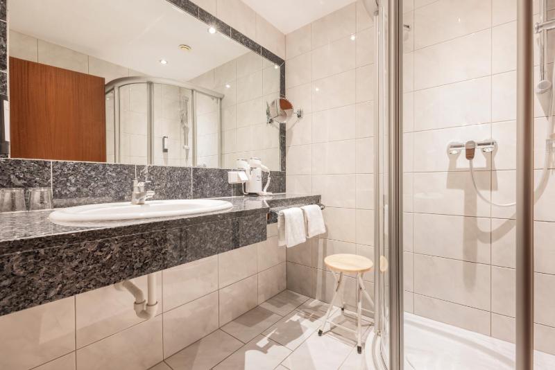 Superior Double or Twin Room with Mountain View image 3