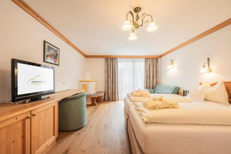 Superior Double Room image 1