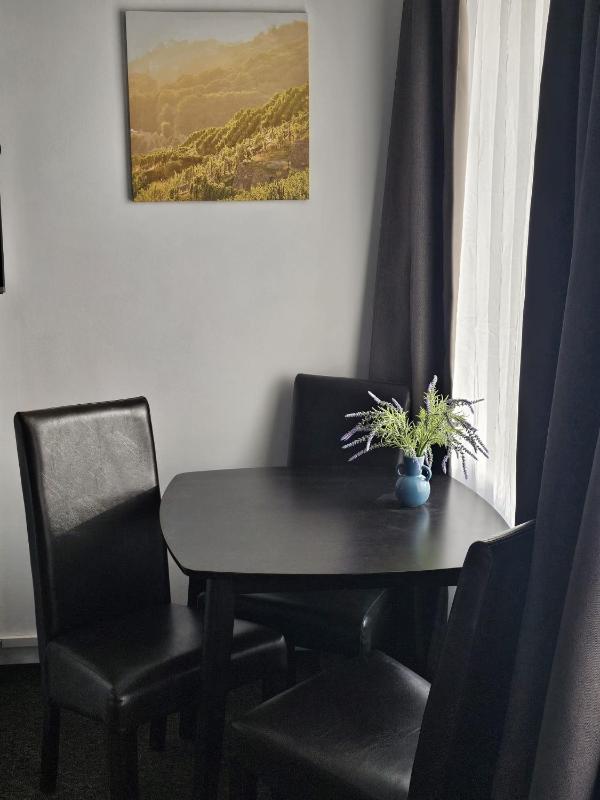 Superior King Room image 4