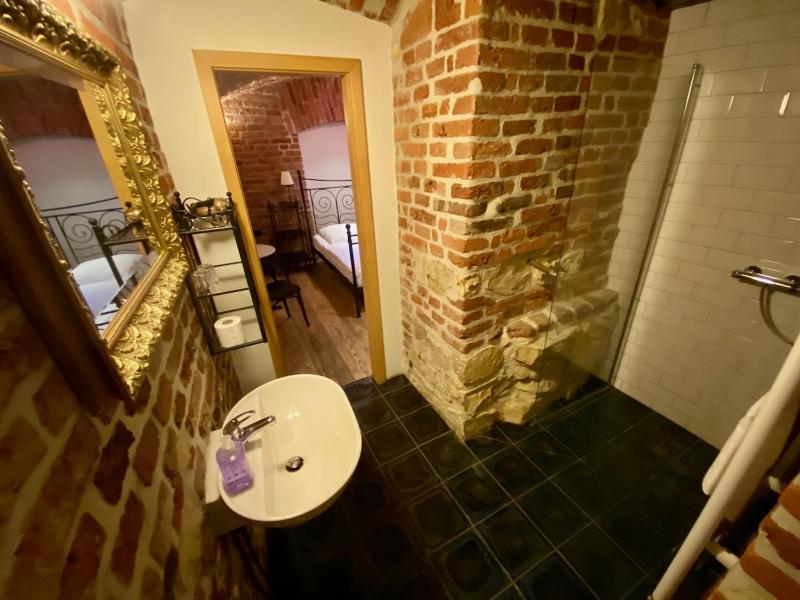 Economy Double Room - Basement image 3