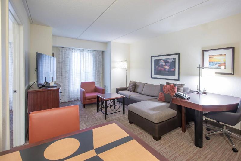 One-Bedroom King Suite with Sofa Bed image 1