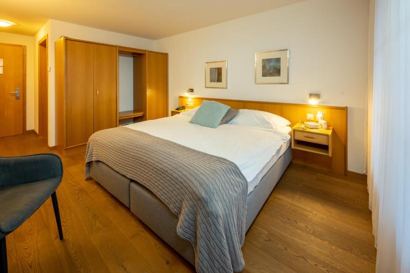 Double Room image 4