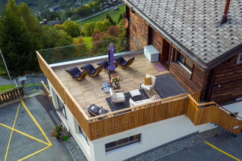 Double Room with Balcony image 2