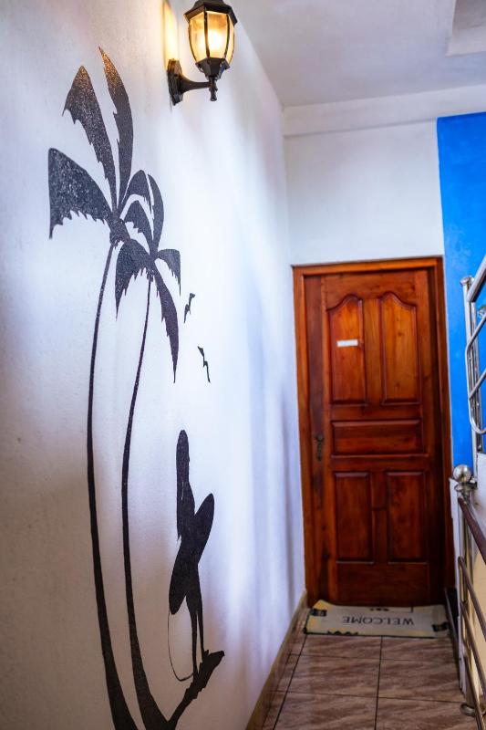 Summer Lanka Surf House - image 21