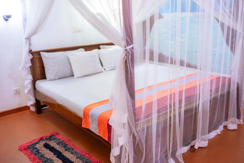 Summer Lanka Surf House - image 50