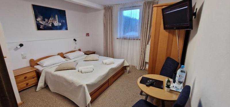Economy Double Room image 3