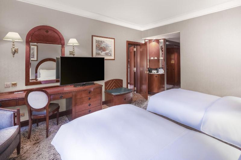 Connecting Family Room