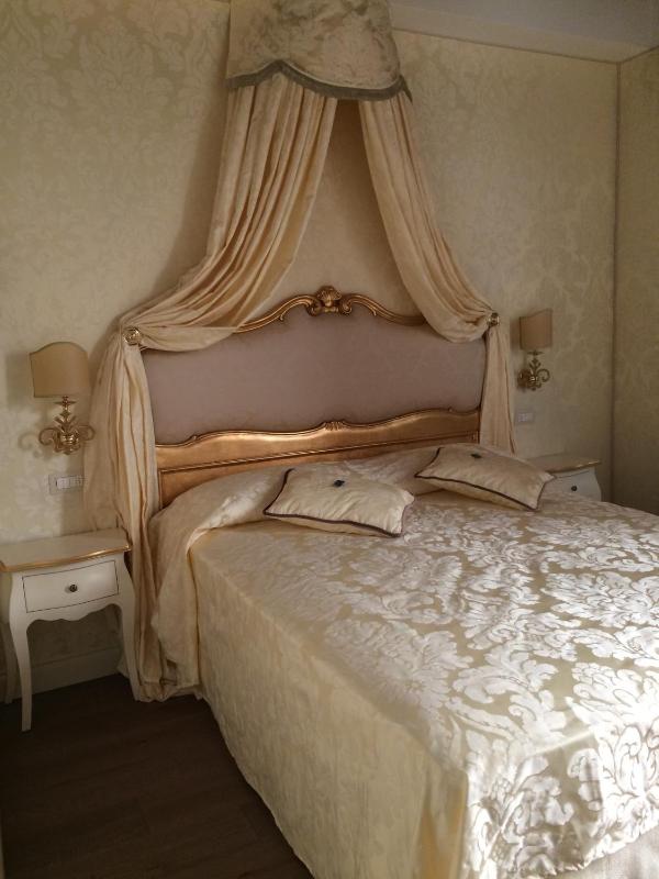 Double or Twin Room with Terrace image 1