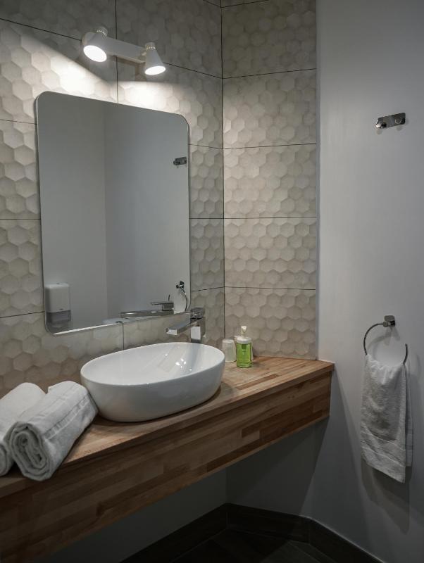 Standard Double Room image 3