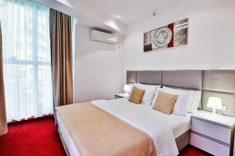 Studio Apartment with Sea View image 3