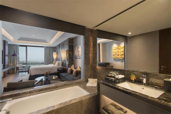 Prestige Suite (Inya Wing) image 2