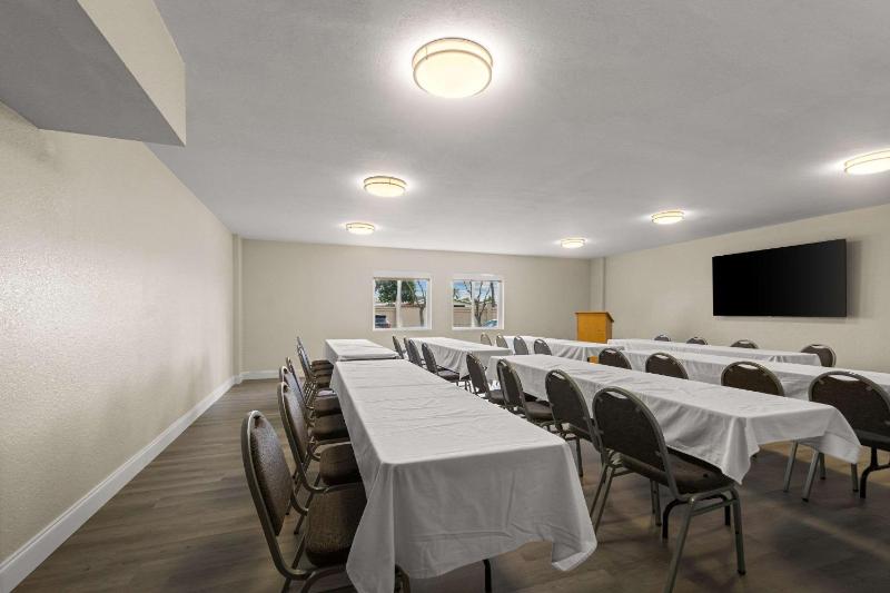 Quality Inn Sarasota I-75 - image 34