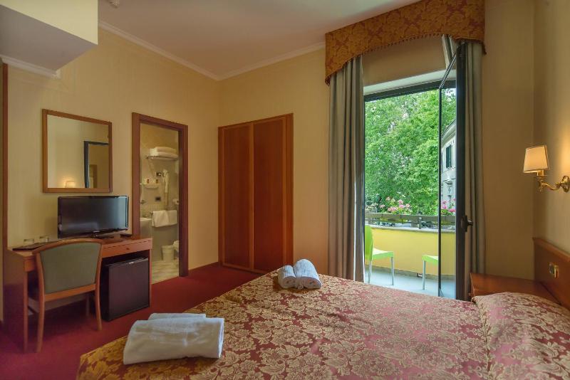 Double or Twin Room with Balcony image 2