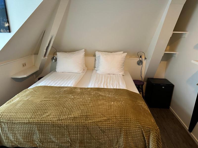 Double Room image 1