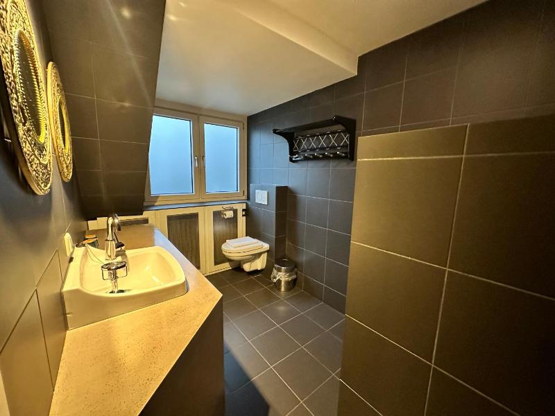 Deluxe Triple Room image 4