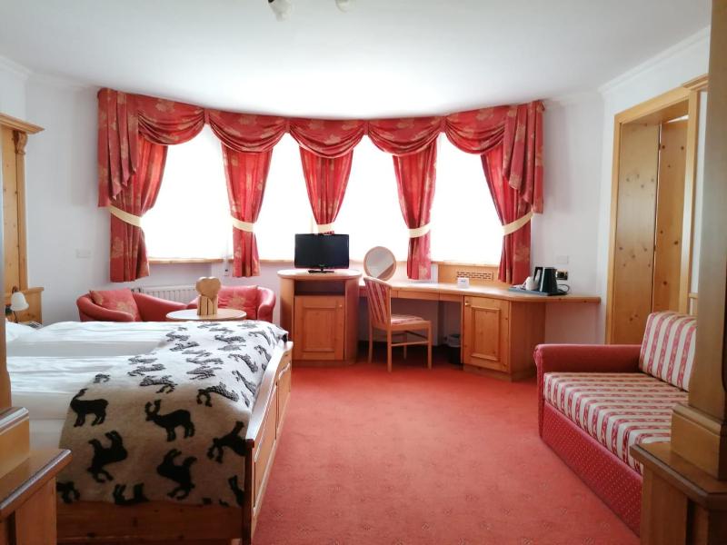 Quadruple Room image 3