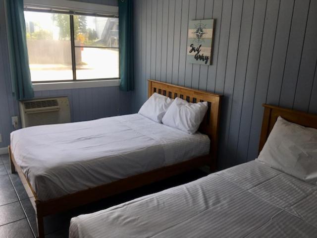 Standard Double Room image 3