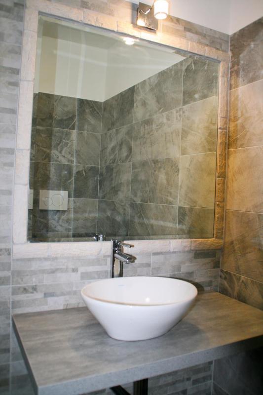 Standard Queen Room image 3
