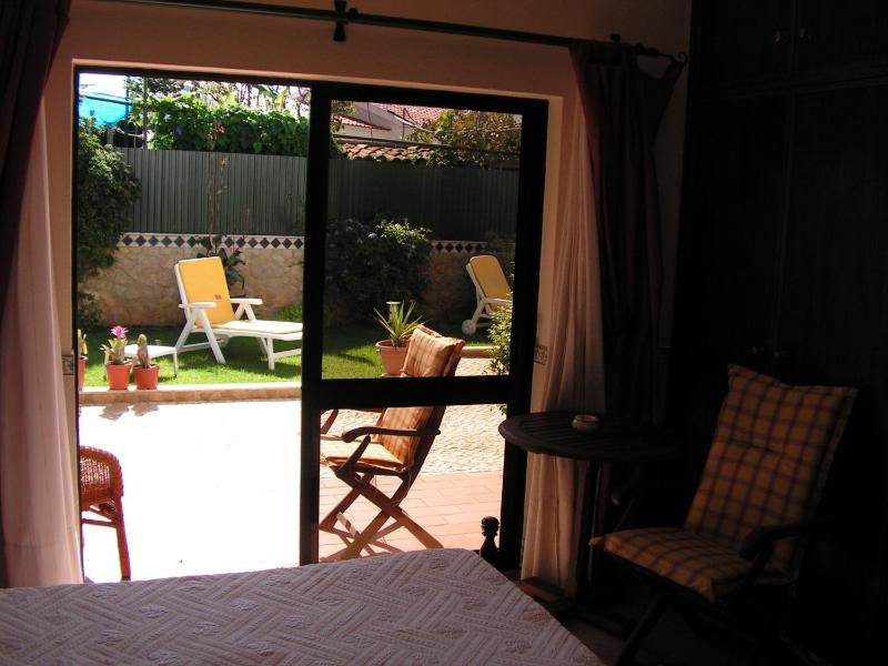 Twin Room with Private Bathroom image 3