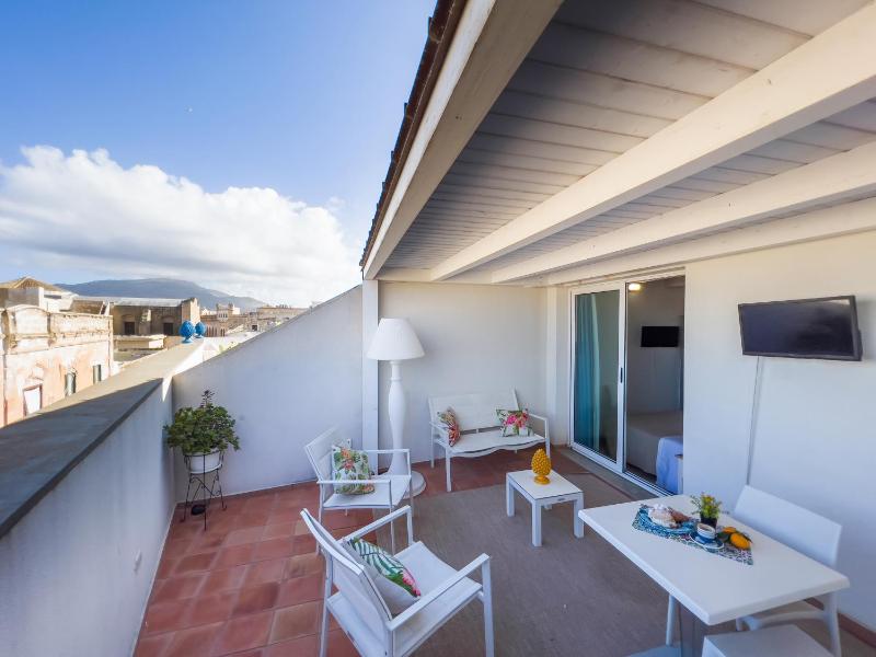 Double Room with Terrace image 1