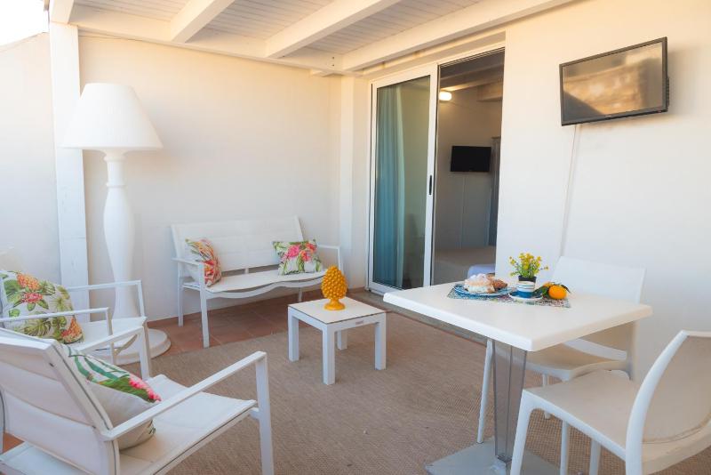 Double Room with Terrace image 2