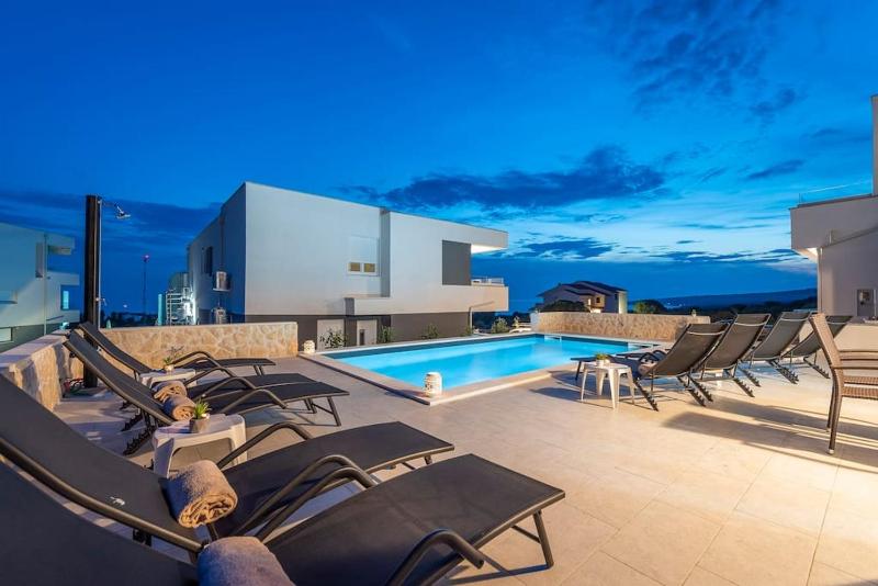 Villa Adria 1 luxury apartment with a pool - image 13