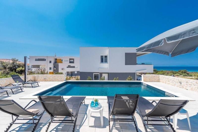Villa Adria 1 luxury apartment with a pool - image 16