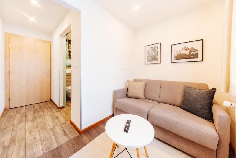 Deluxe Double Room with Balcony image 4