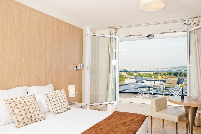 Double or Twin Studio (2 Adults) image 1