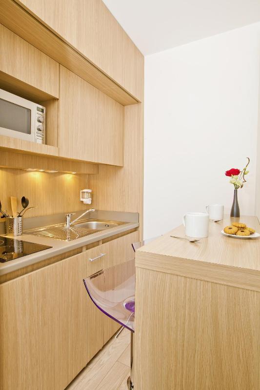 One-Bedroom Apartment image 4